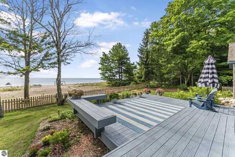 13890 N FOREST BEACH SHORES, NORTHPORT, MI 49670