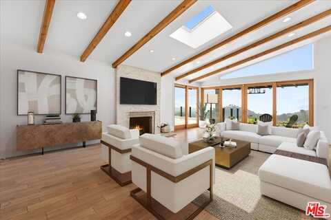 2255 Westridge Rd, Los Angeles, CA 90049