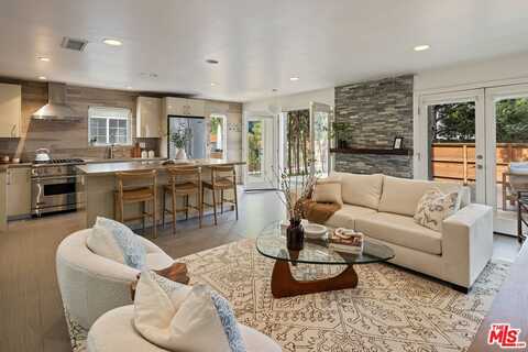 34 Anchorage St, Venice, CA 90292