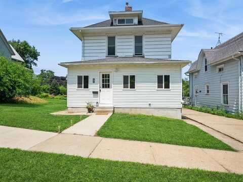 910 14th Street, Belle Plaine, IA 52208