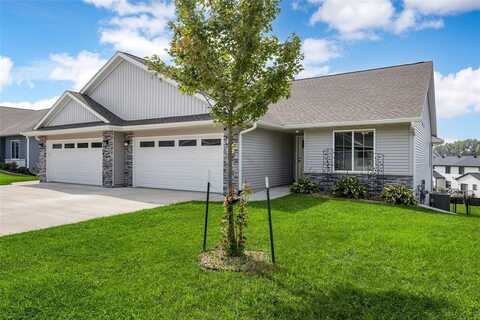 914 Prairie View Dr, West Branch, IA 52358