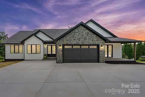 68 Fullam Lane, Mills River, NC 28759