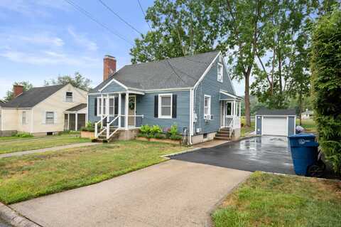 14 Quaker Lane, Waterford, CT 06375