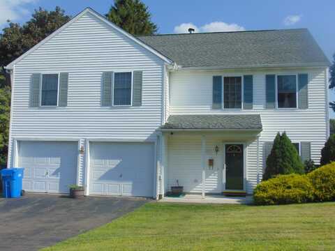 15 Acra Road, Waterbury, CT 06708