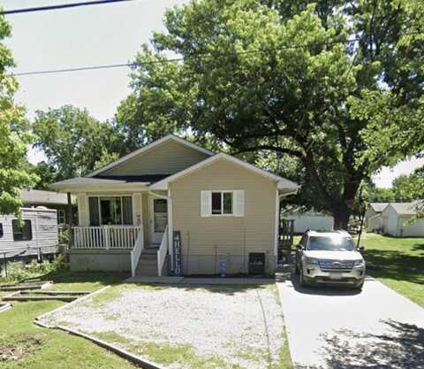 109 E 33rd Street, Des Moines, IA 50317