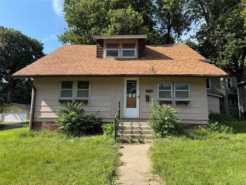 2609 School Street, Des Moines, IA 50311