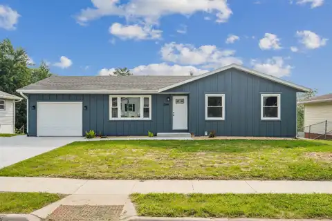2244 Saint John, Dubuque, IA 52002