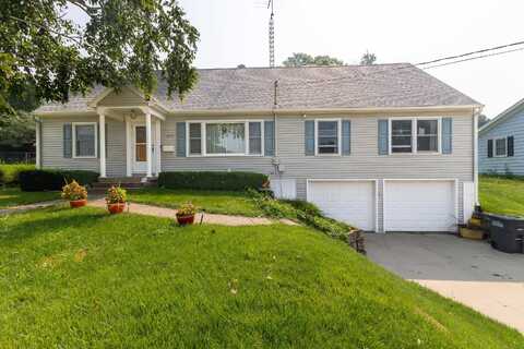 2276 Woodlawn, Dubuque, IA 52001