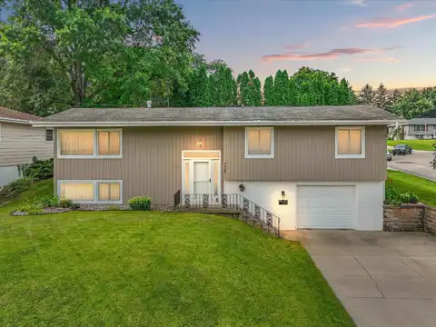 2420 Coates, Dubuque, IA 52003