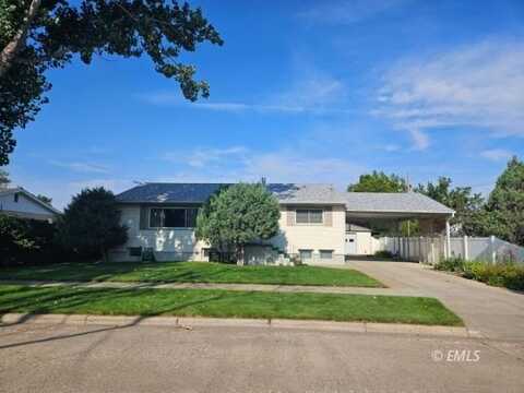 411 S Jordan Ave, Miles City, MT 59301