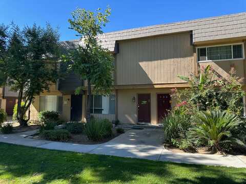 5164 Ashlan Avenue E, Fresno, CA 93727
