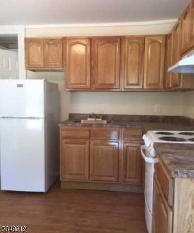 144 Lakeside Dr, Liberty Twp., NJ 07823