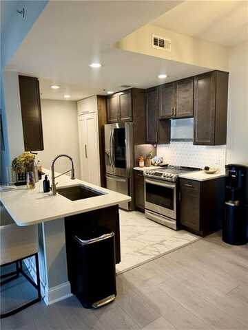 1074 Peachtree Walk NE, Atlanta, GA 30309
