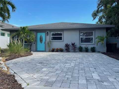 668 94th Avenue N, Naples, FL 34108