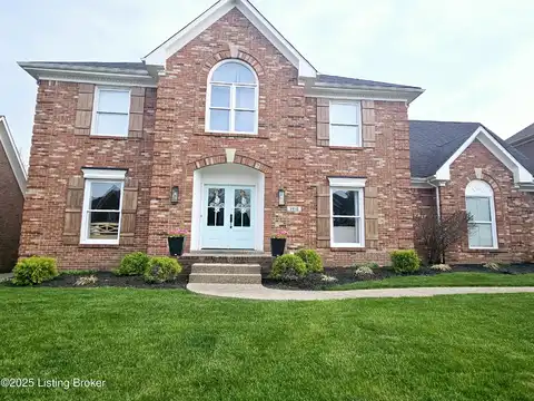 1118 Lake Bluff Cir, Louisville, KY 40245