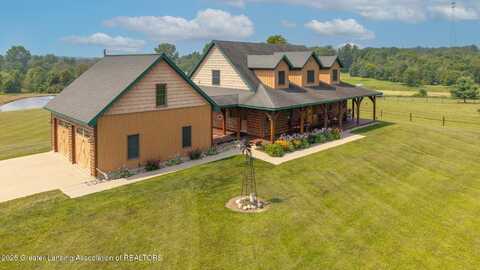 10153 Scipio Highway, Vermontville, MI 49096