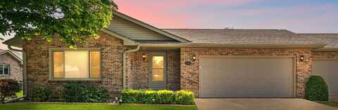 136 Regency Pkwy, La Porte, IN 46350