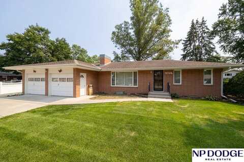 14631 Oak Lane, Waverly, NE 68462