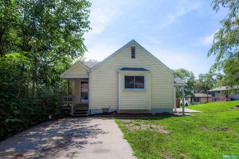 307 W 19 Avenue, Bellevue, NE 68005