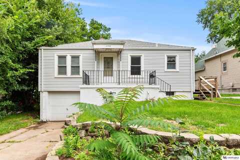 4558 Charles Street, Omaha, NE 68104