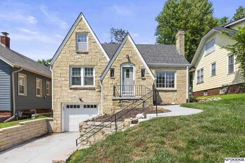 4542 Poppleton Avenue, Omaha, NE 68106