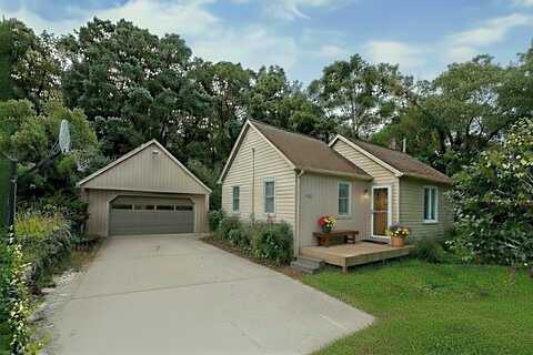 945 Rose Drive, Ann Arbor, MI 48103