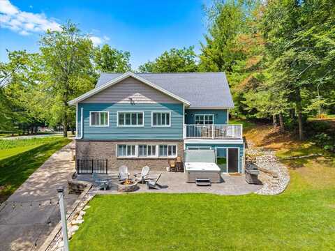 9190 W Marywood Drive, Stanwood, MI 49346