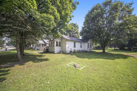 2405 Crest Avenue, Jackson, MI 49203