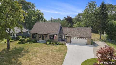143 Ivanhoe Avenue NE, Grand Rapids, MI 49546