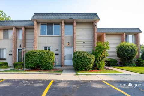 1481 N Saxony Drive SE, Grand Rapids, MI 49508