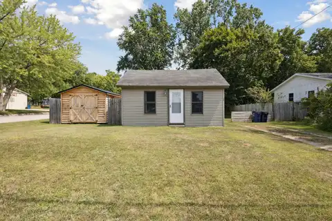 122 N Linden Avenue, Fremont, MI 49412
