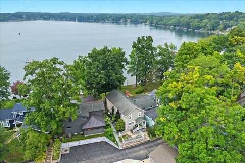 72 Cavanaugh Lake Road, Chelsea, MI 48118