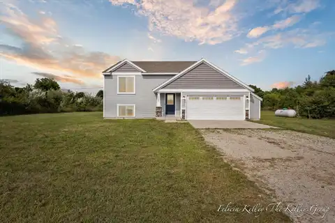 15727 Albrecht Avenue NE, Cedar Springs, MI 49319