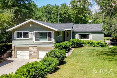 1926 Fir Avenue, Holton, MI 49425
