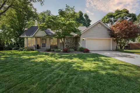 227 Phoenix Court, Plainwell, MI 49080