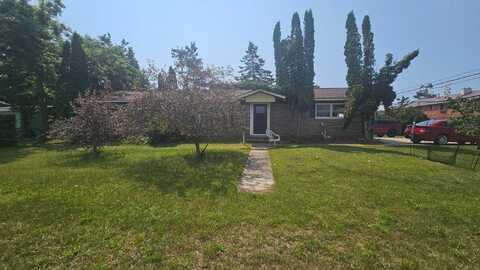 133 W North Street, Gaylord, MI 49735