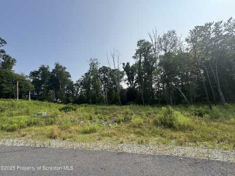6 St Andrews Road, Clarks Summit, PA 18411