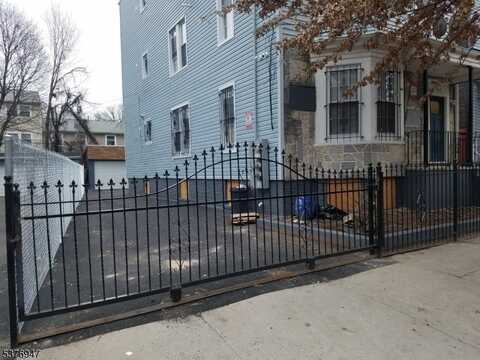 69-71 N 13Th St, Newark, NJ 07107