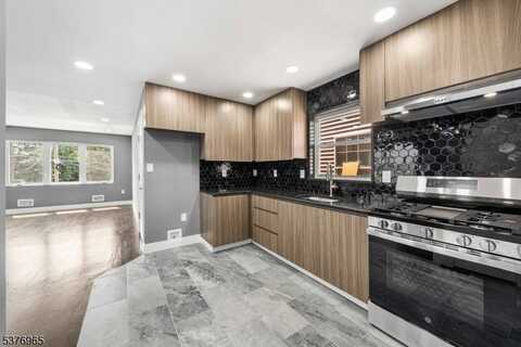 1117 Chestnut St, Elizabeth, NJ 07201