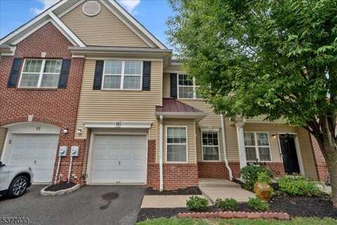12 Masters Blvd, Piscataway, NJ 08854