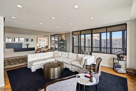 200 Winston Drive, Apt 2808, Cliffside Park, NJ 07010