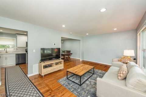 7 Sunnyside Rd, West Orange, NJ 07052