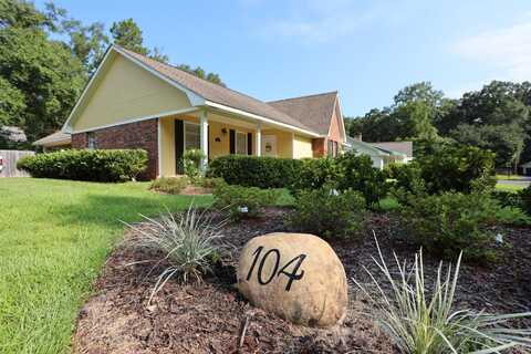 104 Brycewood Cir., Hattiesburg, MS 39402
