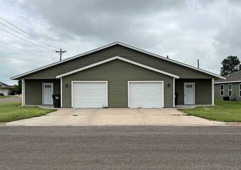 206 E Garfield Ave, Greensburg, KS 67054
