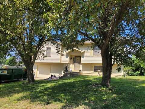 33648 W 88th Court, De Soto, KS 66018