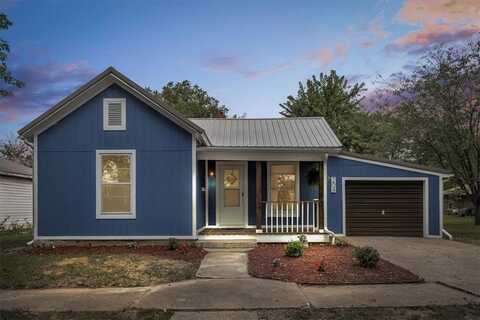 204 W Broadway Street, Higginsville, MO 64037
