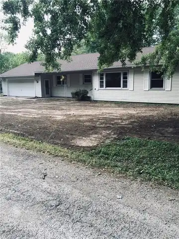 107 W 13th Street, Pleasanton, KS 66075
