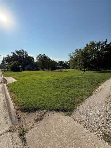 402 S Fourth Street, Iola, KS 66749