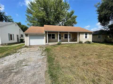 703 S 6th Street, Clinton, MO 64735