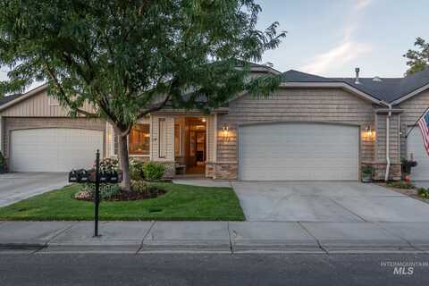 372 S Golden Eagle Ln, Eagle, ID 83616